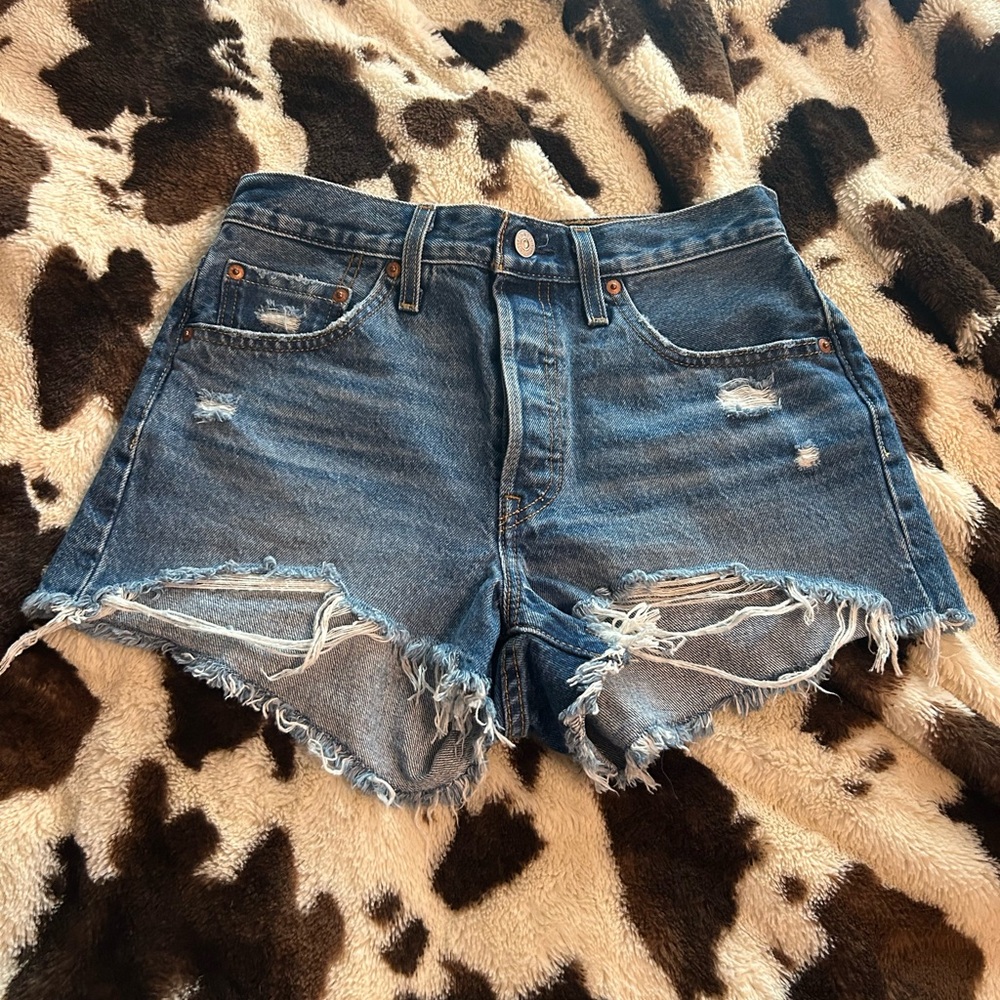 Women's Levi Shorts